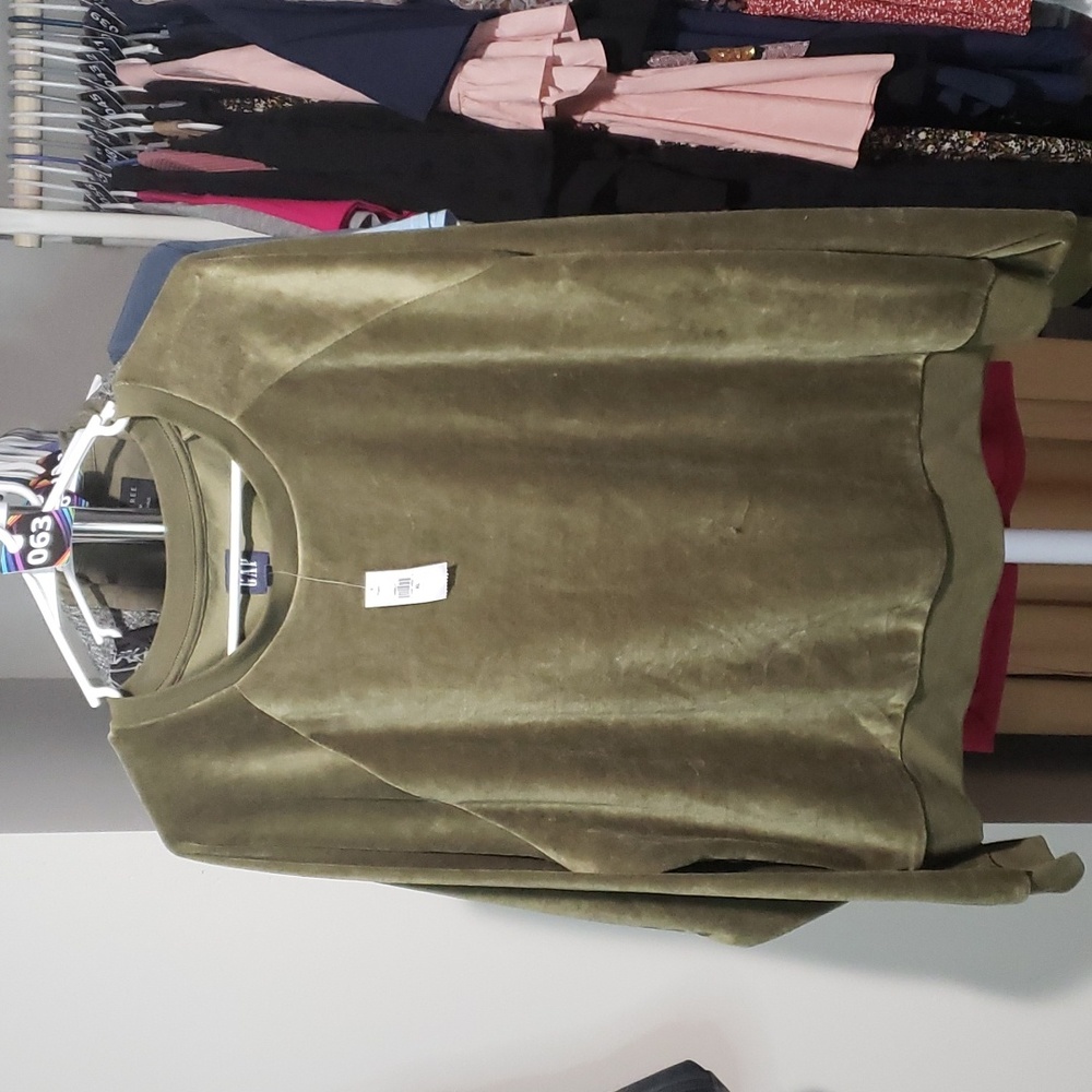 #63 Gap Long Sleeves Shirt